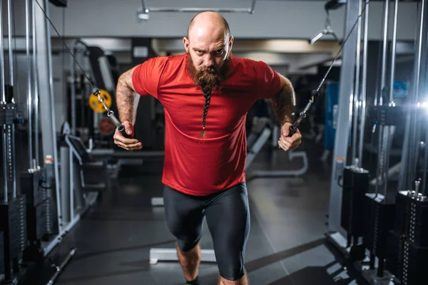 Atleta Forte Sportswear Treinamento Máquina Musculação Ginásio Homem Barbudo Treino — Fotografia de Stock