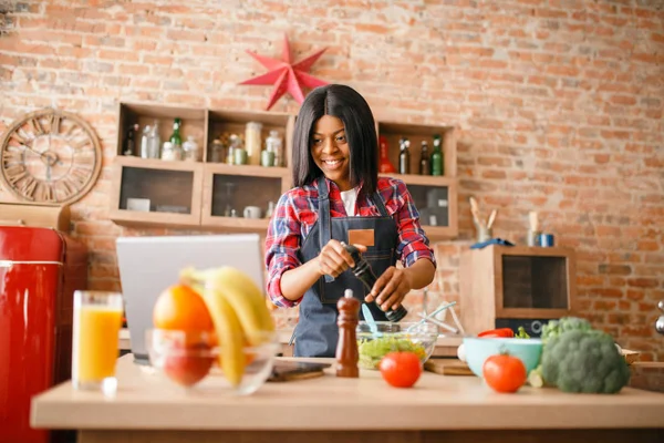 Woman Apron Cooking Healthy Breakfast Kitchen African Female Person Preparing — Stock Photo, Image