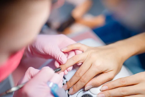 Cosmetologie Salon Manicure Manicure Vrouw Hands Care Behandeling Voor Vrouwelijke — Stockfoto