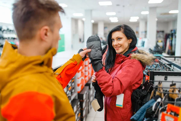 Couple Choosing Gloves Ski Snowboarding Sports Shop Winter Season Extreme — Stock Photo, Image