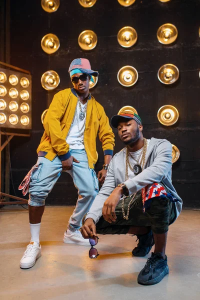 Two African Rappers Caps Artists Posing Stage Spotlights Background Rap — Stock Photo, Image