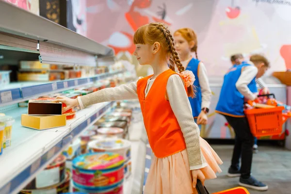 Kinder Uniform Spielen Verkäuferinnen Spielzimmer Kinder Spielen Verkäufer Der Vitrine — Stockfoto