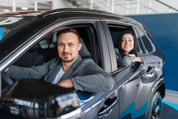 Happy Couple Buying New Car Showroom Departure Salon Male Female — Stock Photo, Image