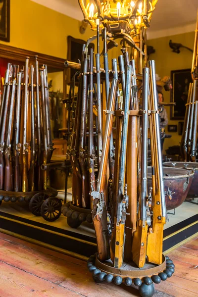 Szoba Régi Fegyverekkel Ókori Armory Raktározás Európa Középkori Európai Lövegek — Stock Fotó
