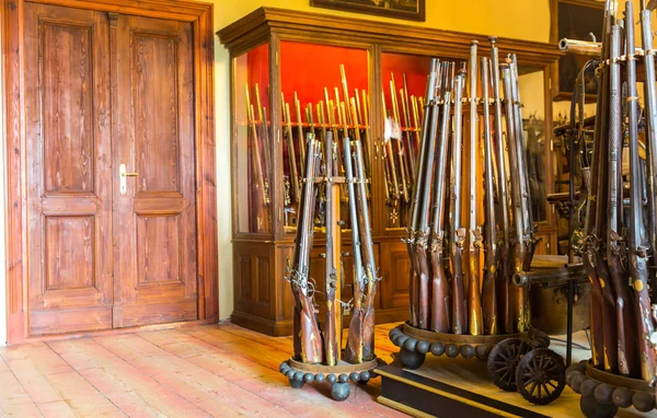 Quarto Com Armas Antigas Depósito Arsenal Antigo Europa Armas Europeias — Fotografia de Stock