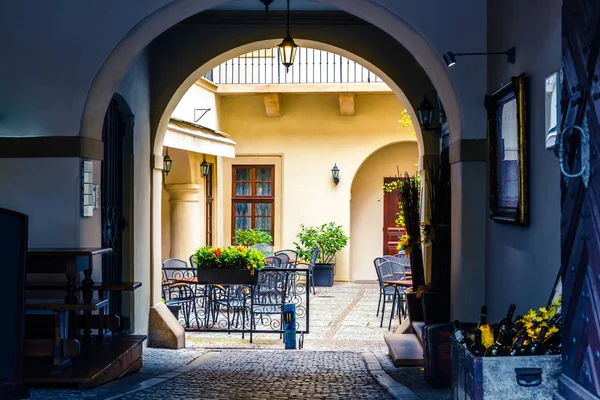 Sidewalk Cafe Courtyard Ancient European City Summer Tourism Travels Famous — Stock Photo, Image