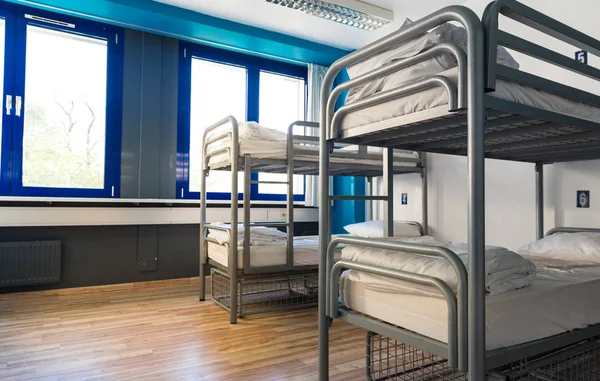 Hostel Interieur Stapelbedden Beddengoed Niemand Empty Sleep Motelkamer Slaapzaal Voor — Stockfoto