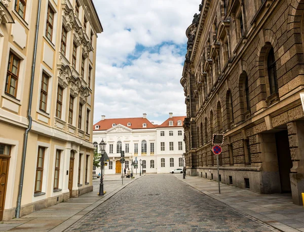 Viale Accogliente Architettura Antica Vecchia Città Europea Turismo Estivo Viaggi — Foto Stock