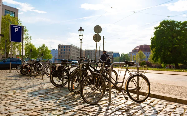 Parcheggio Biciclette Nell Antica Città Europea Turismo Estivo Viaggi Famoso — Foto Stock