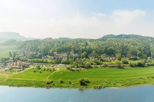 Tyskland Provins Stad Grön Skog Vid Floden Elbe Byggnader Gammal — Stockfoto