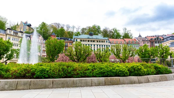 Gebouw Gevels Fontein Karlovy Vary Tsjechische Republiek Europa Oude Europese — Stockfoto