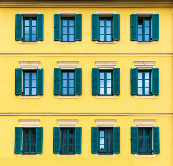 Gebäude Fassade Nahaufnahme Alte Traditionelle Architektur Karlsbad Variieren Tschechische Republik — Stockfoto