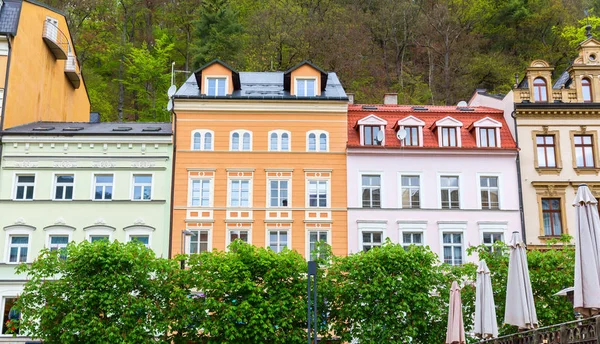 Oude Gevels Van Het Gebouw Karlovy Vary Tsjechische Republiek Europa — Stockfoto
