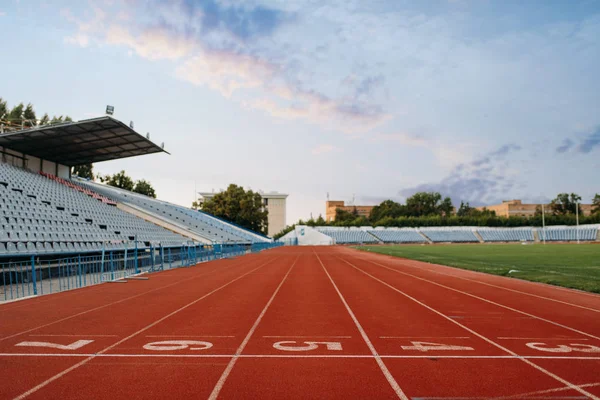 Startovní Čára Pro Běh Stadionu Nikdo Přední Pohled Prázdný Běžecký — Stock fotografie