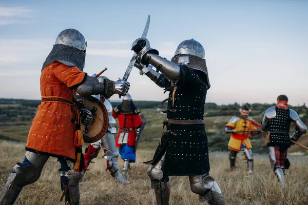 Medieval Knights Armour Helmets Fight Swords Armored Ancient Warriors Posing — Stock Photo, Image