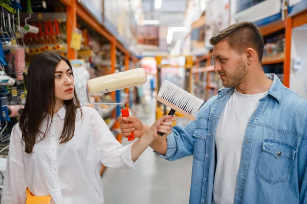 Young Couple Buying Brushes Painting Brush Hardware Store Male Female — Stock Photo, Image