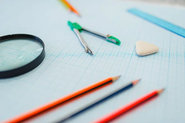 Büro Und Zeichenbedarf Auf Dem Tisch Schreibwarenhandelskonzept Niemand Sortiment Geschäft — Stockfoto