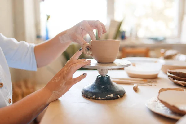 Female Potter Skins Pot Her Fingers Pottery Workshop Woman Molding — Stock Photo, Image