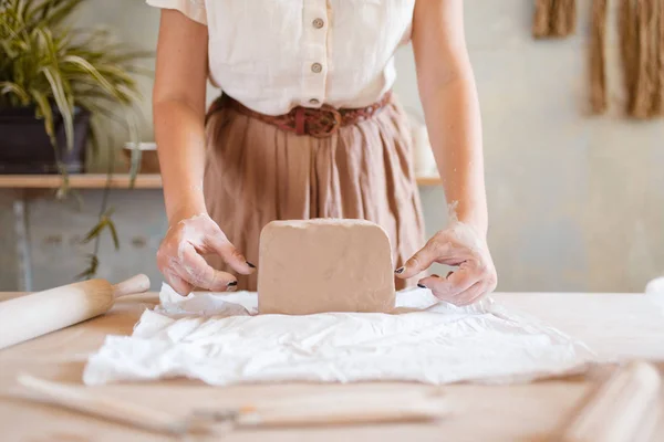 Female Potter Prepares Foarm Pottery Workshop Woman Molding Working Material — Stock Photo, Image