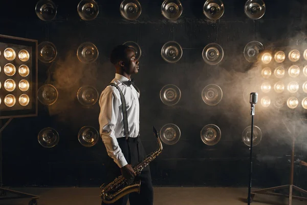 African Jazz Musician Saxophone Stage Smoke — Stock Photo, Image