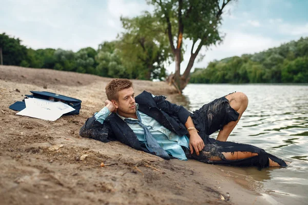 Office Worker Torn Suit Resting Beach Lost Island Business Risk — Stock Photo, Image