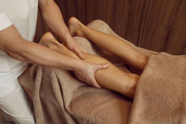 Male Masseur Pampering Legs Young Woman Towel Closeup View Professional — Stock Photo, Image