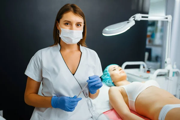 Cosmetician Gives Botox Injection Face Care Rejuvenation Procedure Beautician Salon — Stok fotoğraf