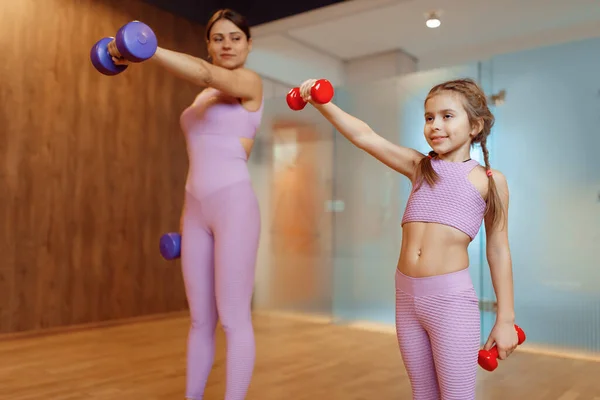 Madre Hija Haciendo Ejercicio Con Pesas Gimnasio Entrenamiento Fitness Mamá — Foto de Stock