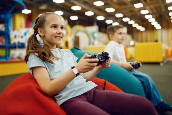 Children Plays Game Console Entertainment Center Girl Boy Leisures Holidays — Stock Photo, Image