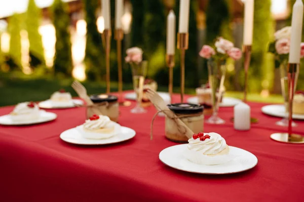 Ambiente Mesa Festa Chá Com Doces Mel Ninguém Louça Luxo — Fotografia de Stock