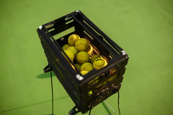 Basket Big Tennis Balls Top View Nobody Green Court Cover — Stock Photo, Image