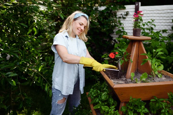 Woman Hoe Flowerbed Garden Female Gardener Takes Care Plants Outdoor — Stock Photo, Image