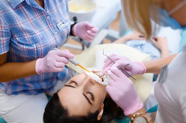 Female Dentist Assistant Works Patient Clinic Stomatology Doctor Uniform Medical — Stock Photo, Image