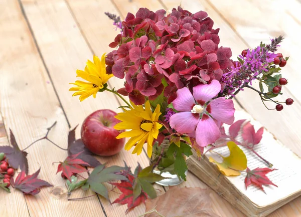 Beautiful Colors Autumnal Flowers Put Wooden Table Apple Book — Stock Photo, Image