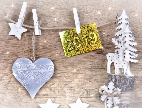 2019 Golden Card Christmas Decoration Hanging String Wooden Background — Stock Photo, Image