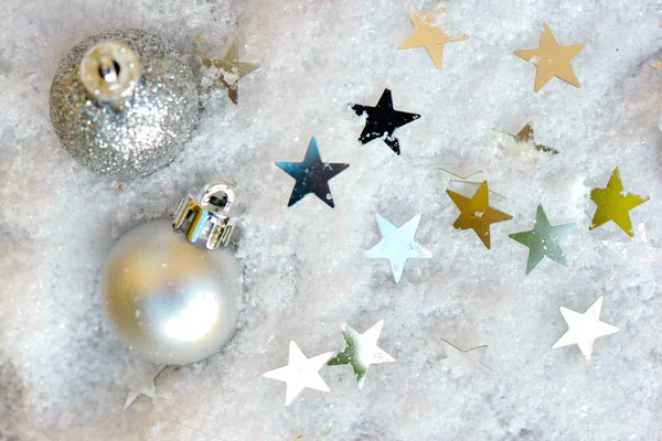 Boules Noël Argent Étoiles Dans Fond Neige — Photo