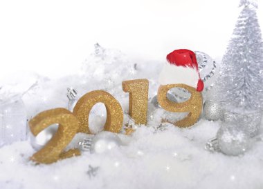 2019 yeni yıl altın rakamlar santa claus şapka Noel dekorasyonu ve kar Nine ile
