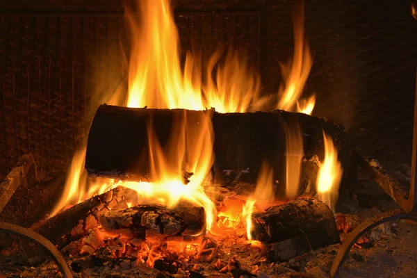 Flames Logs Burning Fireplace — Stock Photo, Image