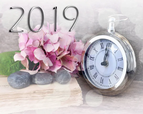 2018 Novoroční Blahopřání Retro Hodiny Květina — Stock fotografie