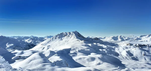 Nádherný Výhled Alpský Francouzský Zasněžený Vrchol Hory Unde Modrá Obloha — Stock fotografie