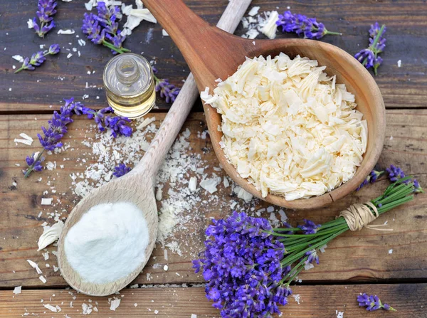 Spoon Full Flakes Soap Essential Oil Bunch Lavender Flowers Sodium — Stock Photo, Image