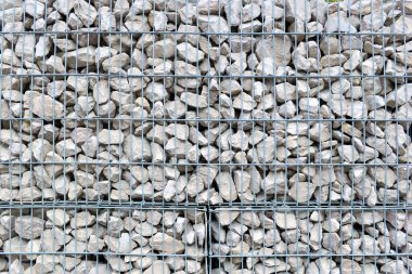 Izgarada taş yığını. 