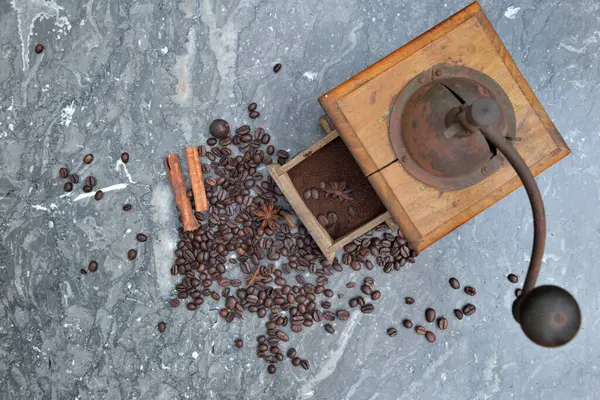 Top View Old Coffee Grinder Full Coffee Beans Spices Grey — Stock Photo, Image