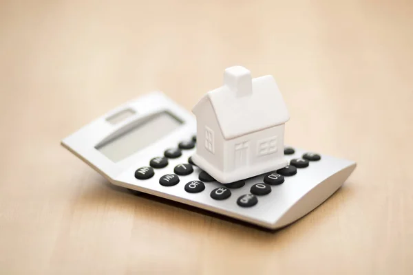 Miniaturní Dům Kalkulačce — Stock fotografie