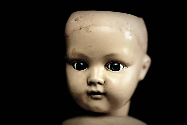 Boneca Assustadora Escuro — Fotografia de Stock