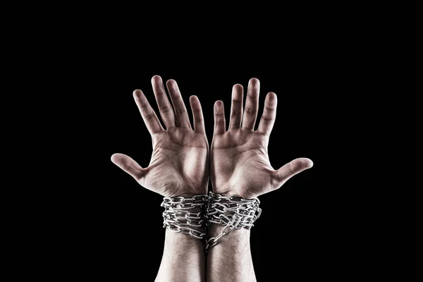 Dwie Ręce Łańcuchach Izolowane Czarnym Tle Ścieżką Przycinającą — Zdjęcie stockowe