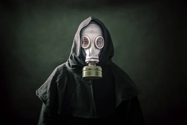 Homme Avec Masque Gaz Une Cape Capuche Pollution Environnement — Photo