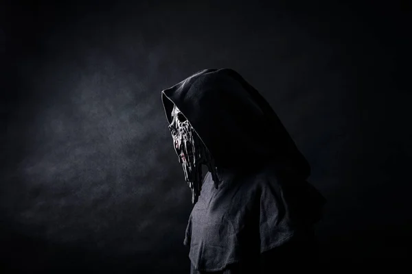 Scary Figure Hooded Cloak Mask — Stock Photo, Image