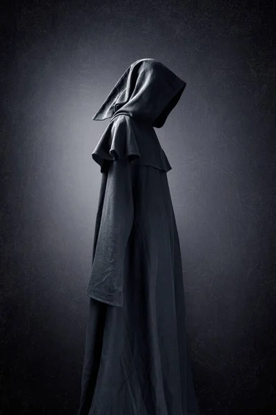 Scary Figure Hooded Cloak — Stock Photo, Image