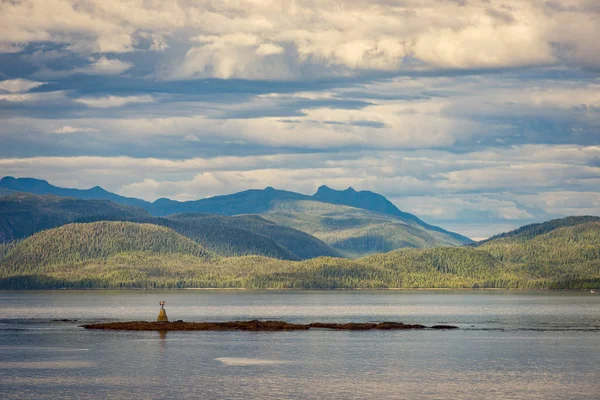 Vacker Utsikt Över Strandlinjen Längs Chatham Rak Väg Mot Juneau — Stockfoto